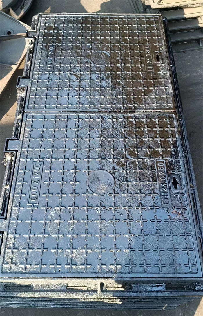 球墨铸铁方形井盖